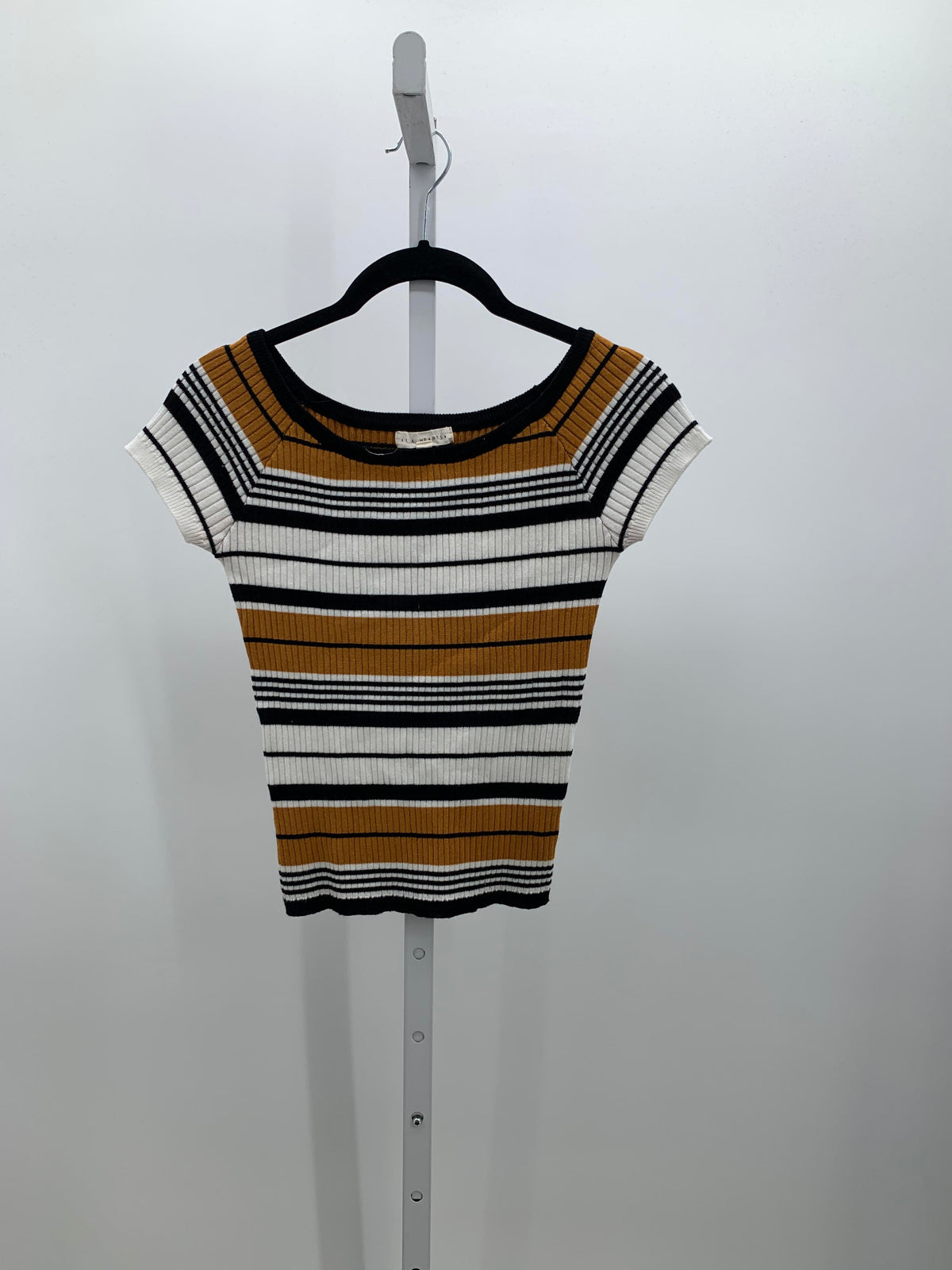 LA Hearts Size Small Juniors Short Sleeve Sweater