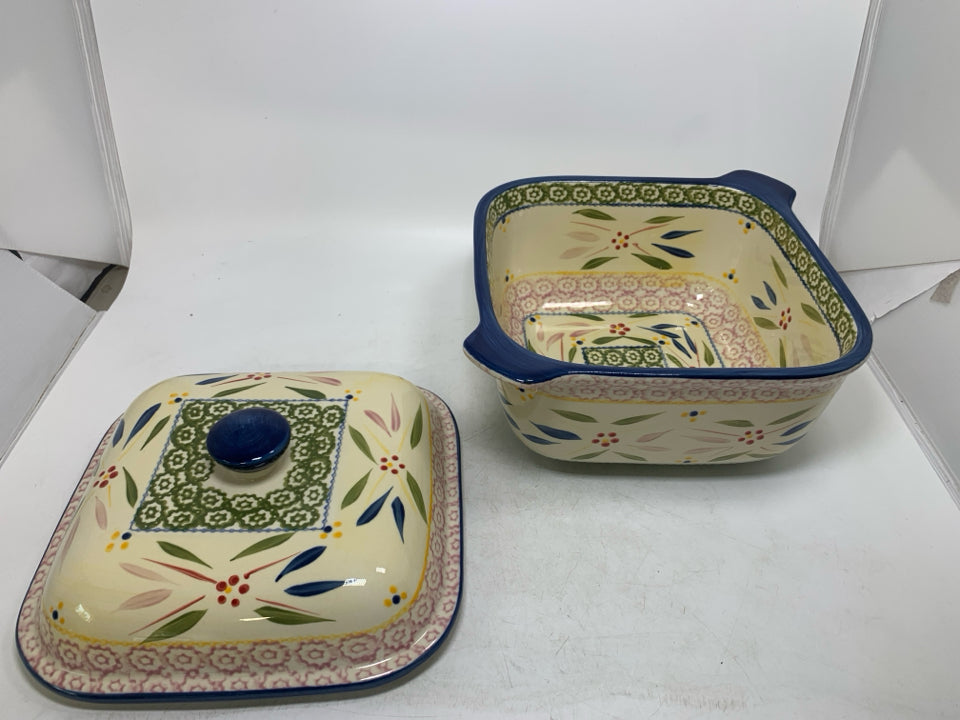 OLD WORLD PATTERN HEAVY BAKING DISH W/ LID.