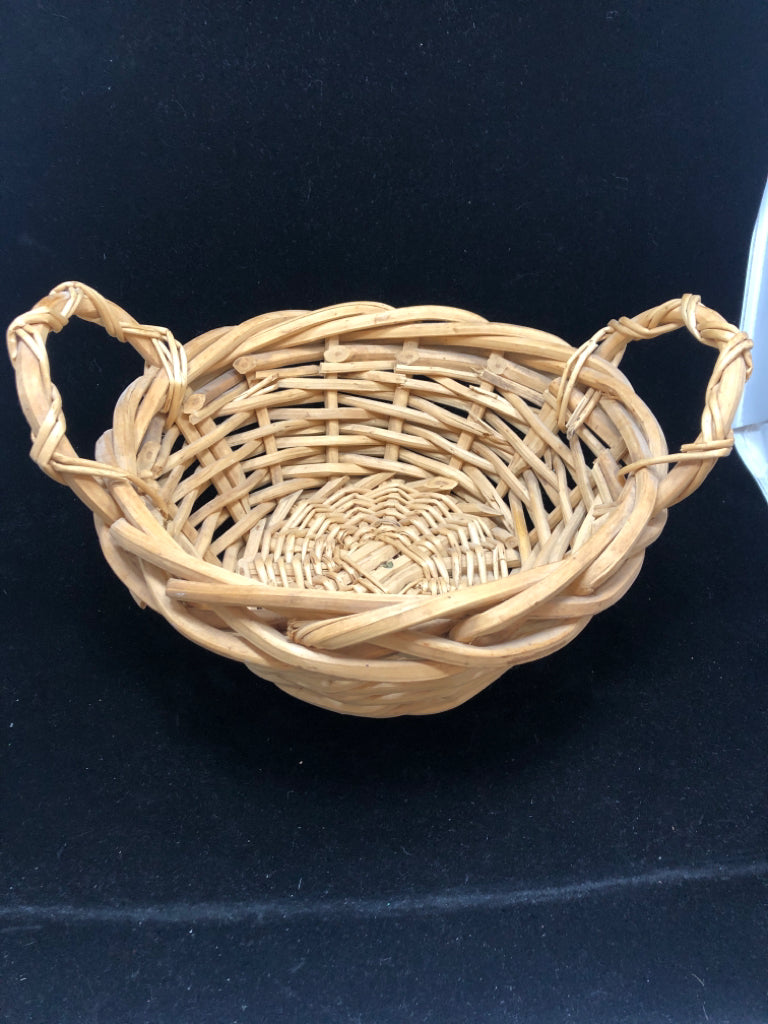 THICK WOVEN BASKET- DOUBLE HANDLES.