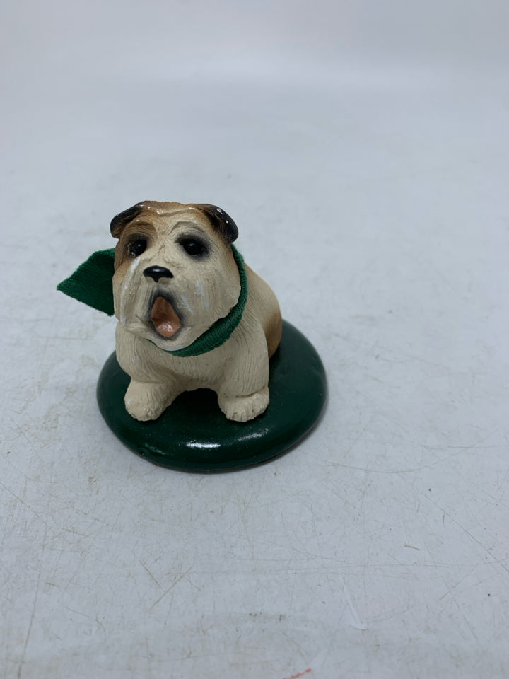 BYER'S CHOICE POSTMAN BULLDOG W/ GREEN SCARF 1989.