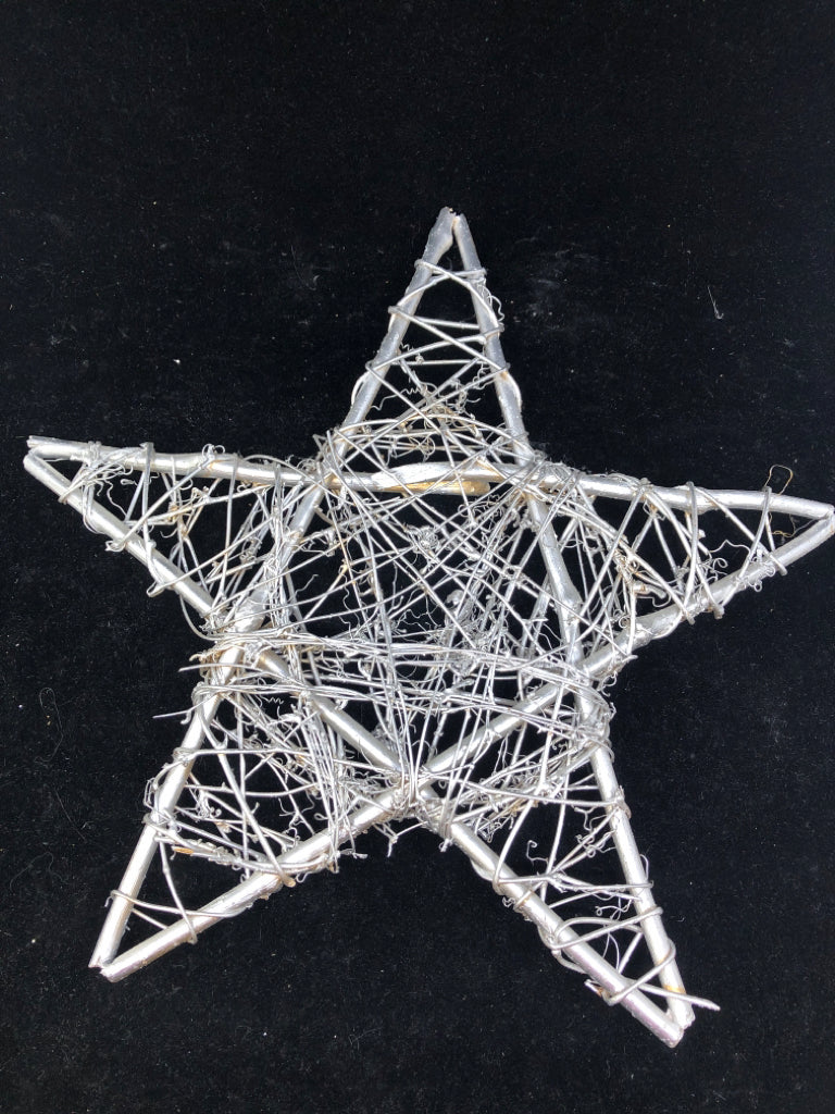 SILVER WICKER STAR.