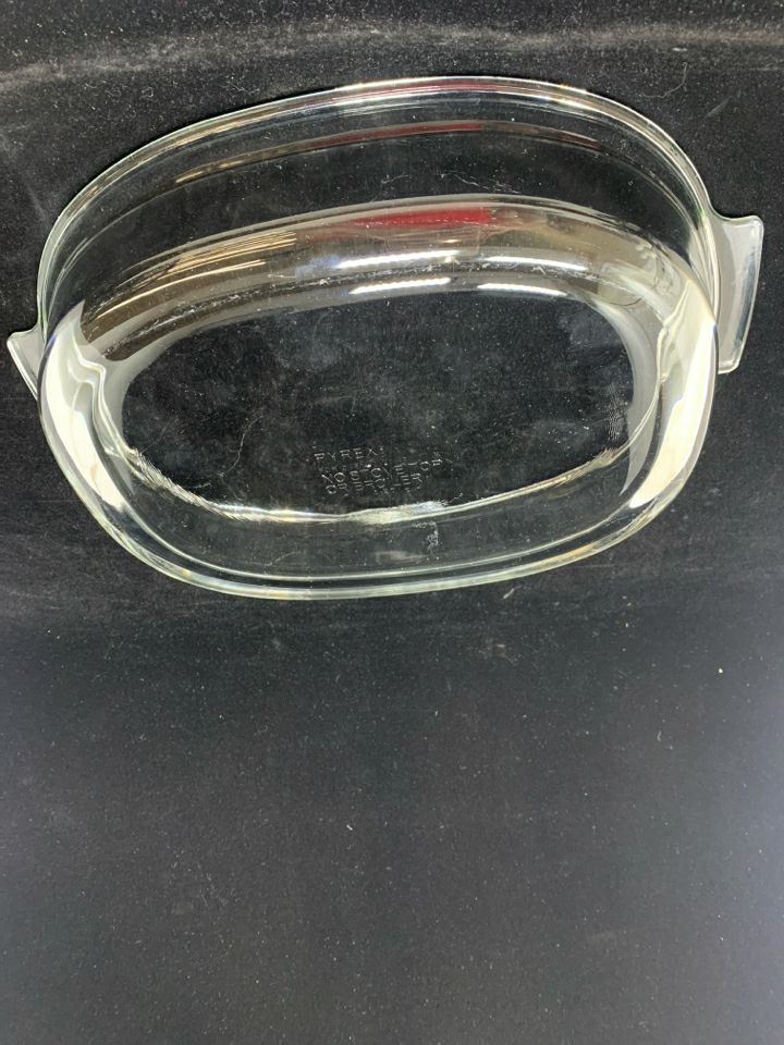 OVAL GLASS PYREX BAKING DISH.