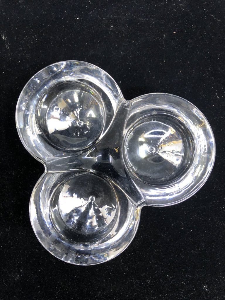3 PROGNED TEALIGHT HOLDER.