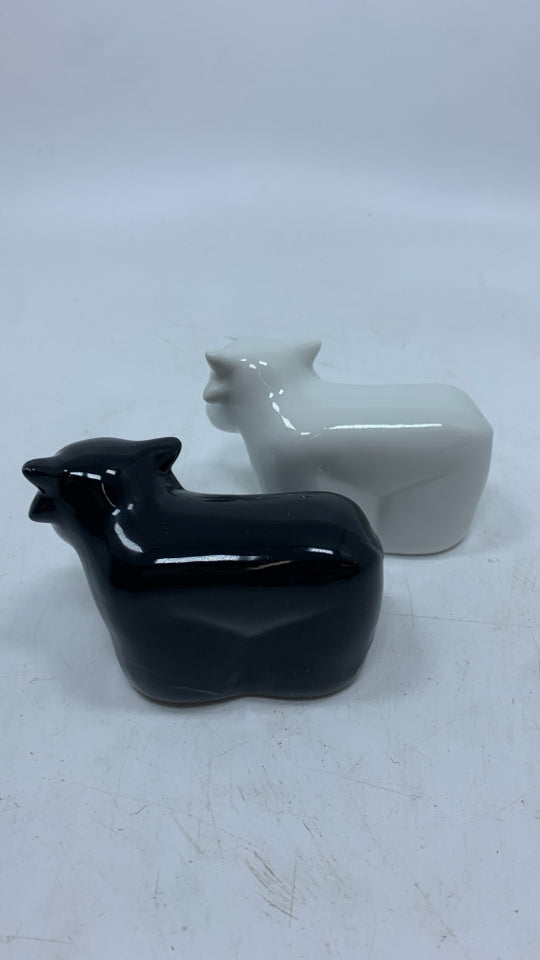 BLACK & WHITE COW S/P SHAKERS.