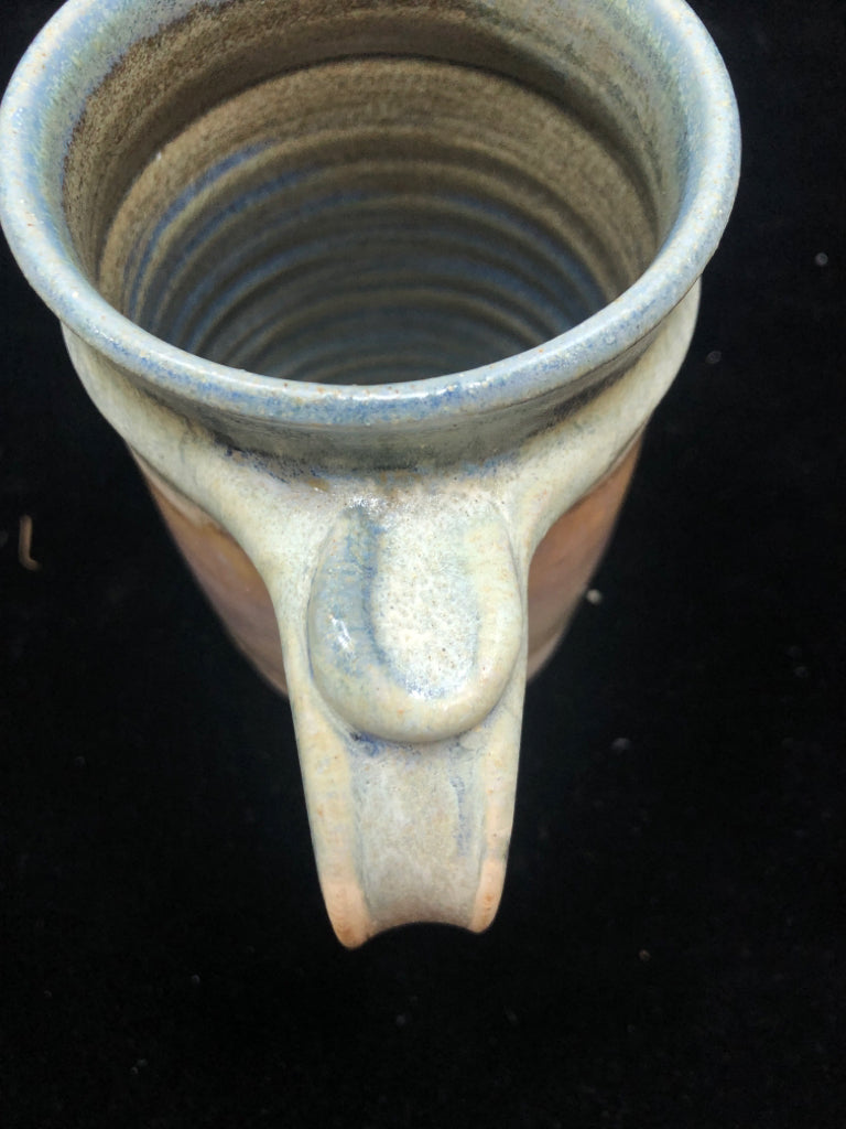 BEIGE TO BLUE DIPPED POTTERY MUG.