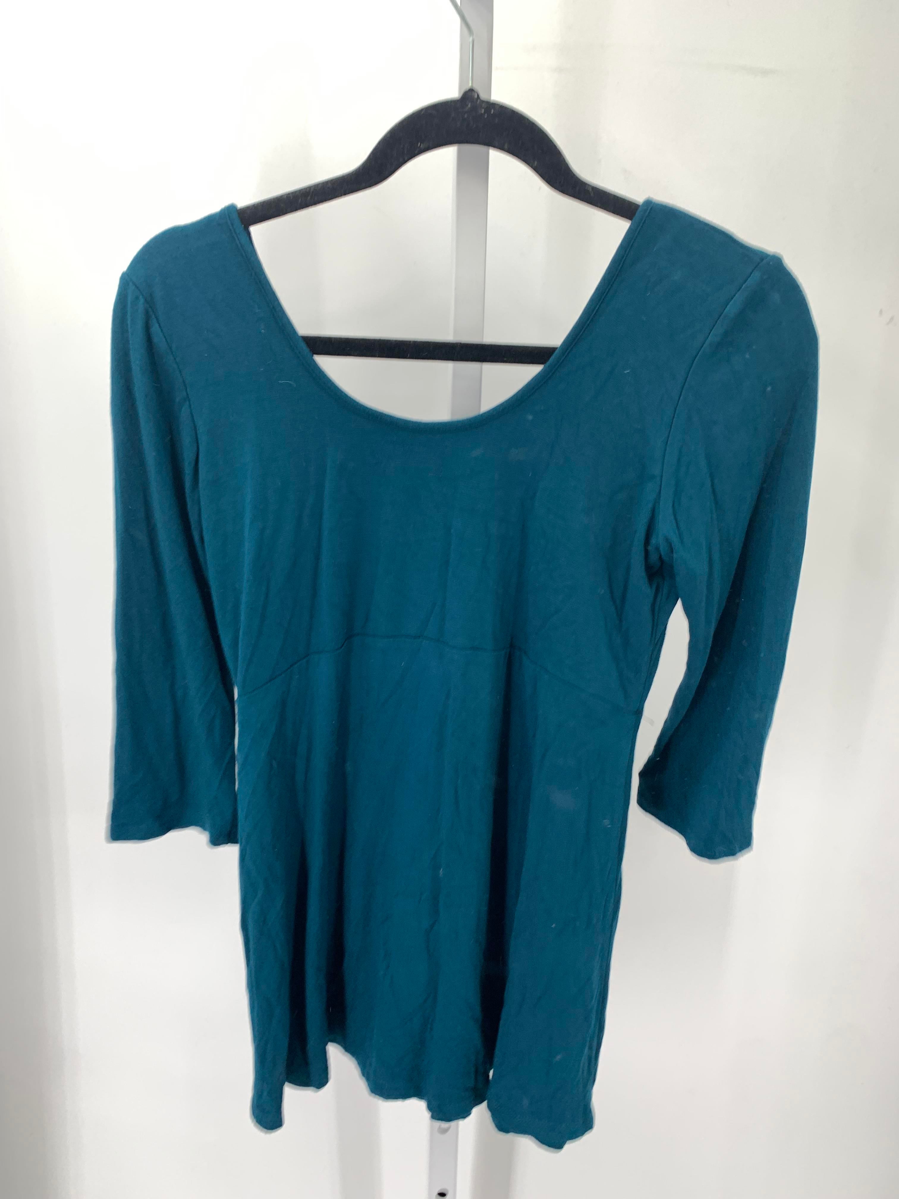 Size Medium Misses 3/4 Sleeve Shirt