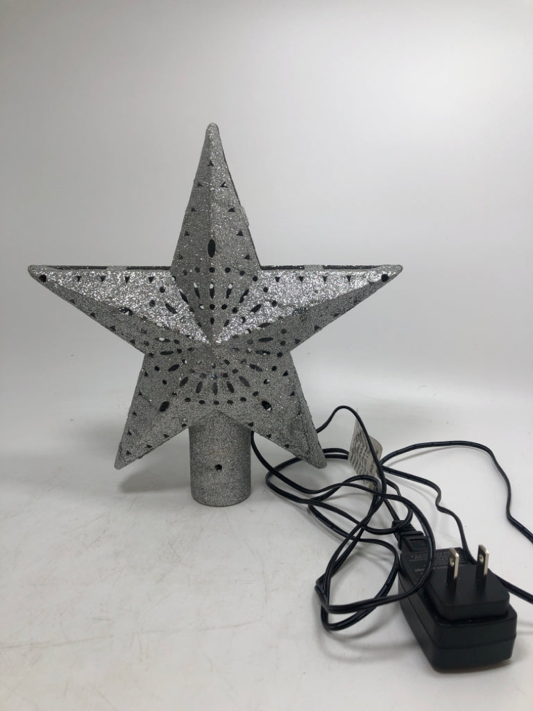 LIGHT UP SILVER STAR TREE TOPPER.