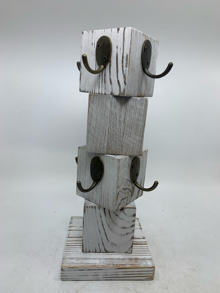 DISTRESSED BLOCKS MUG TREE.