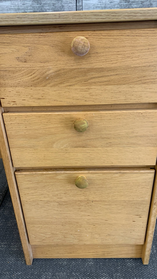 BLONDE 3 DRAWER DESK W/ KEYBOARD DRAWER HEAVY.