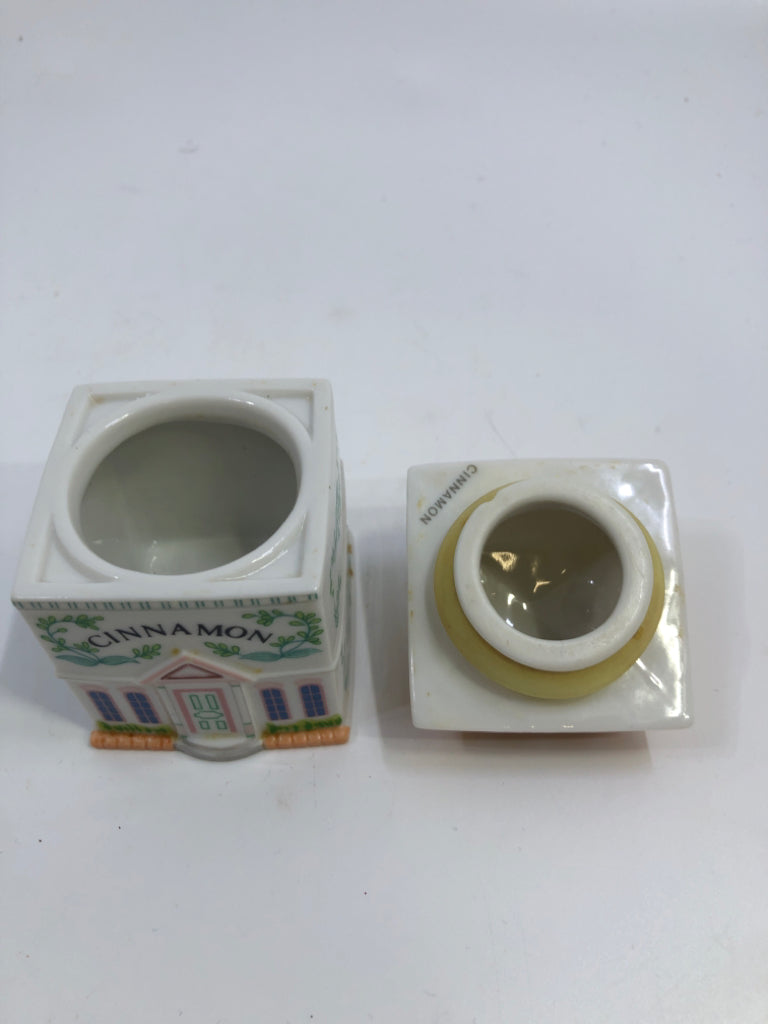 THE LENOX SPICE VILLAGE CINNAMON.