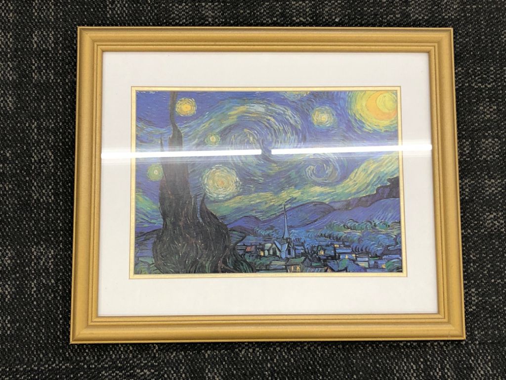 VAN GOGH STARRY NIGHT PRINT IN GOLD FRAME.