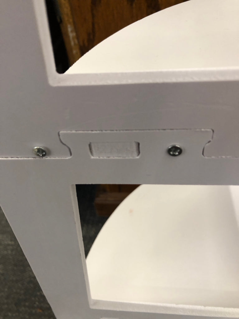 WHITE CORNER SHELVING UNIT, 5 SHELVES.