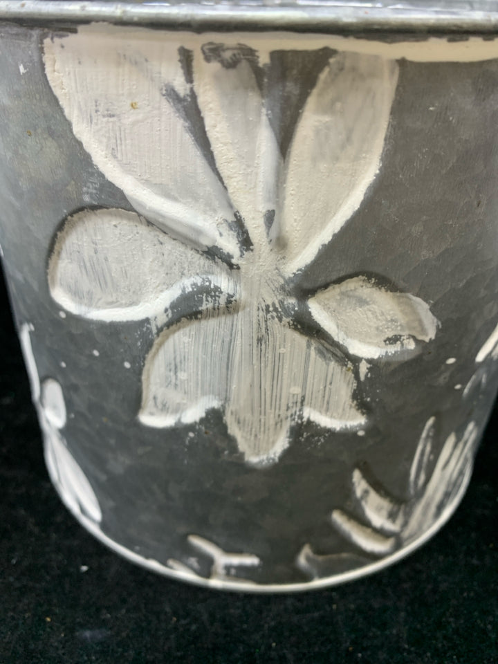 SILVER TIN PLANTER WHITE FLORAL.