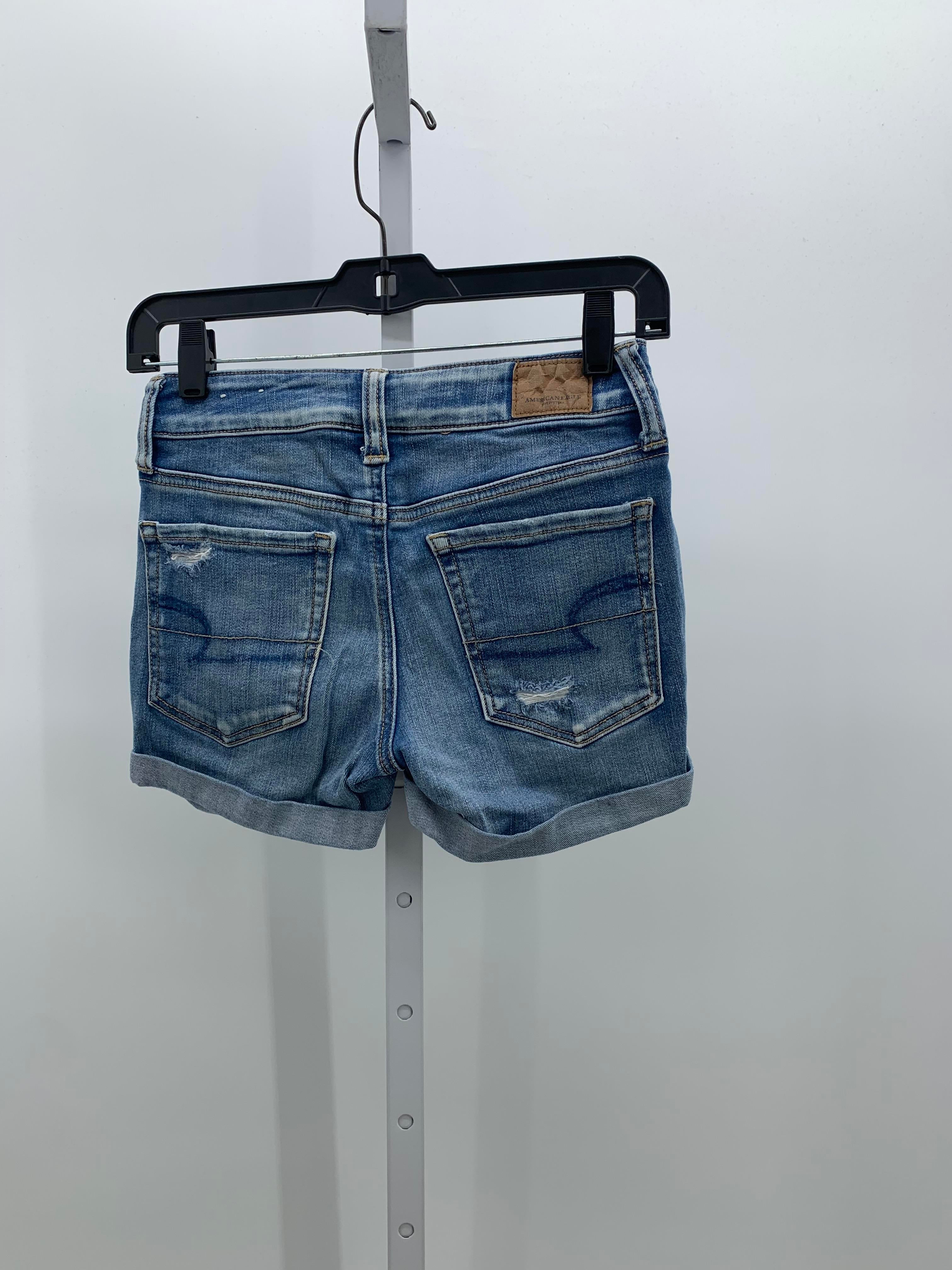 American Eagle Size 2 Juniors Shorts