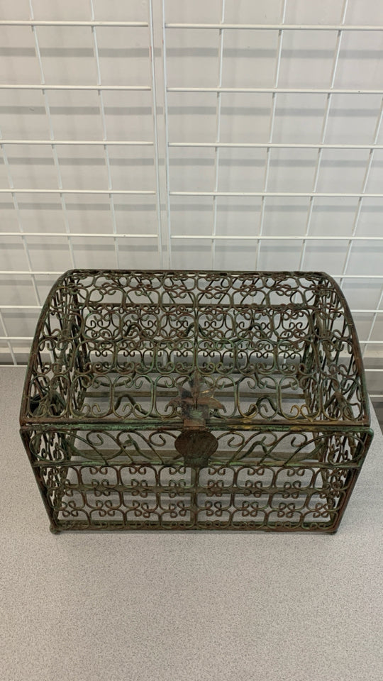HEAVY METAL WINE BOTTLE CAGE.