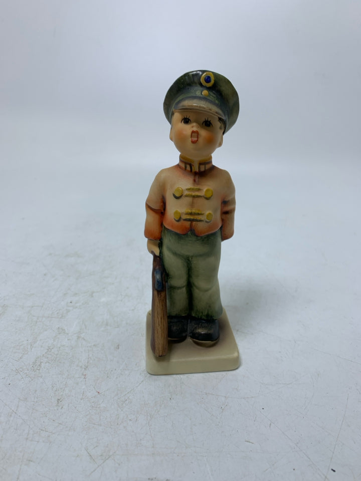VTG HUMMEL "SOLIDER BOY" #332 FIGURINE.