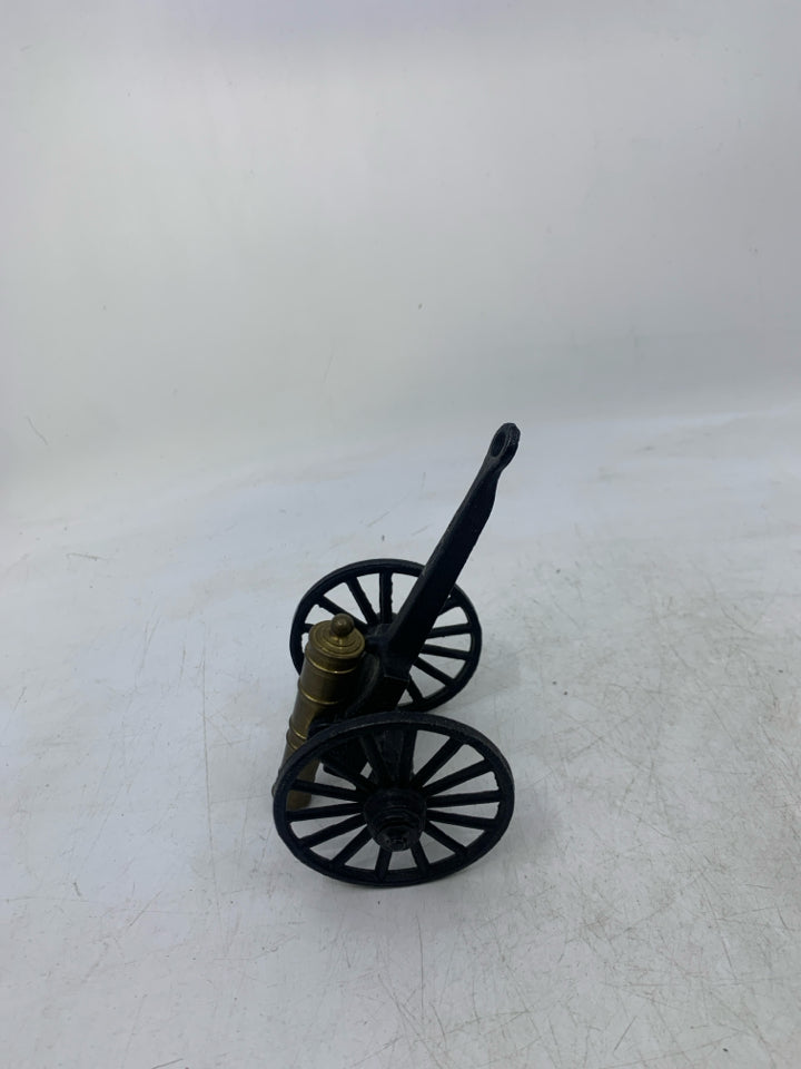 METAL MOVABLE CANNON.