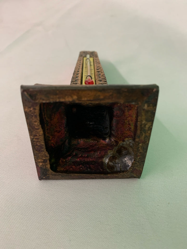 VTG WASHINGTON MONUMENT THERMOMETER.