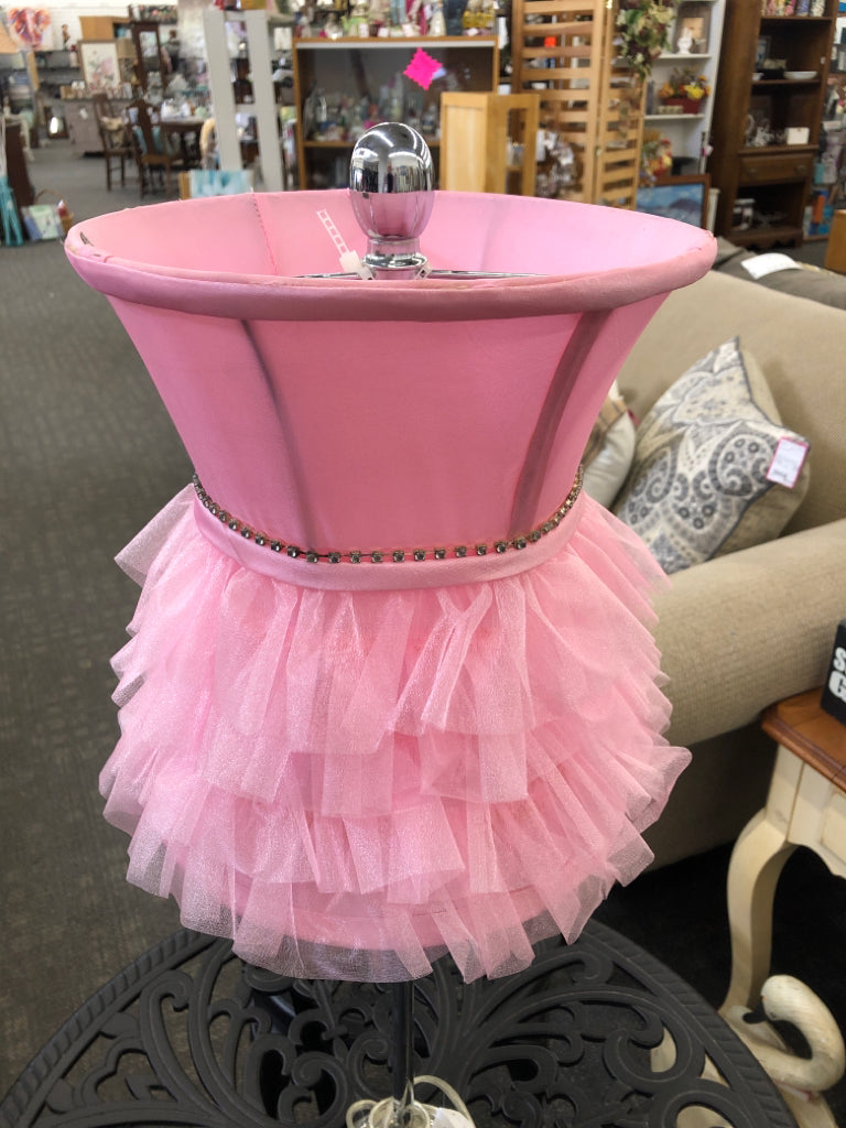 PINK RUFFLED SHADE LAMP.