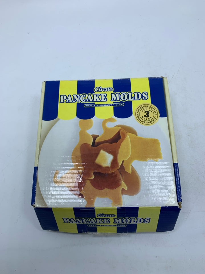 3 PANCAKE MOLDS SEAL LION ELEPHANT IN BOX.