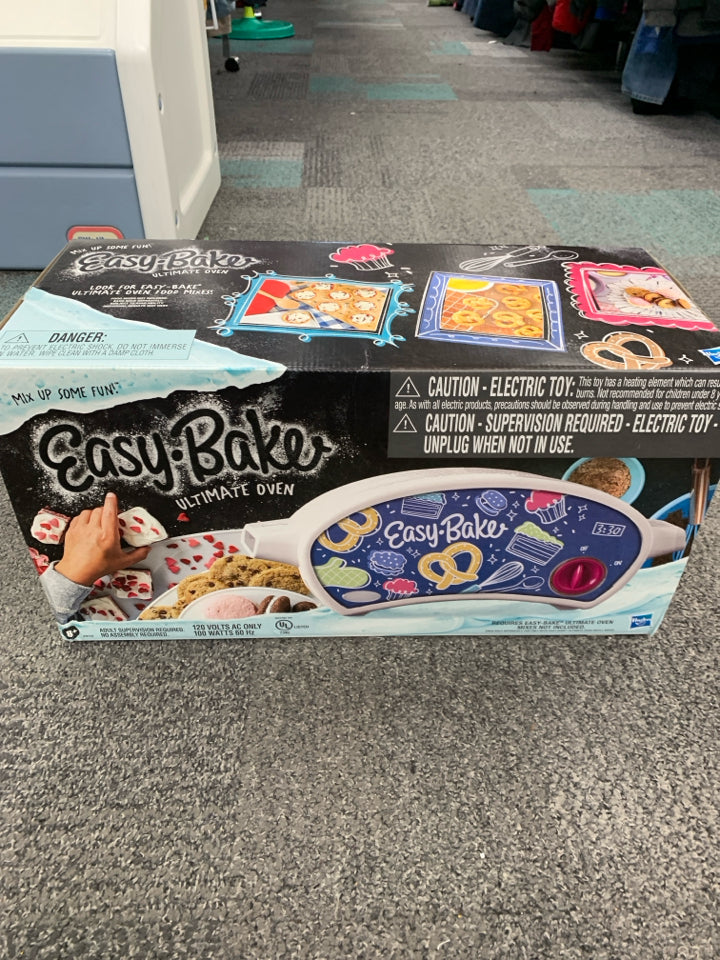 *New in Box* Easy Bake Ultimate Oven