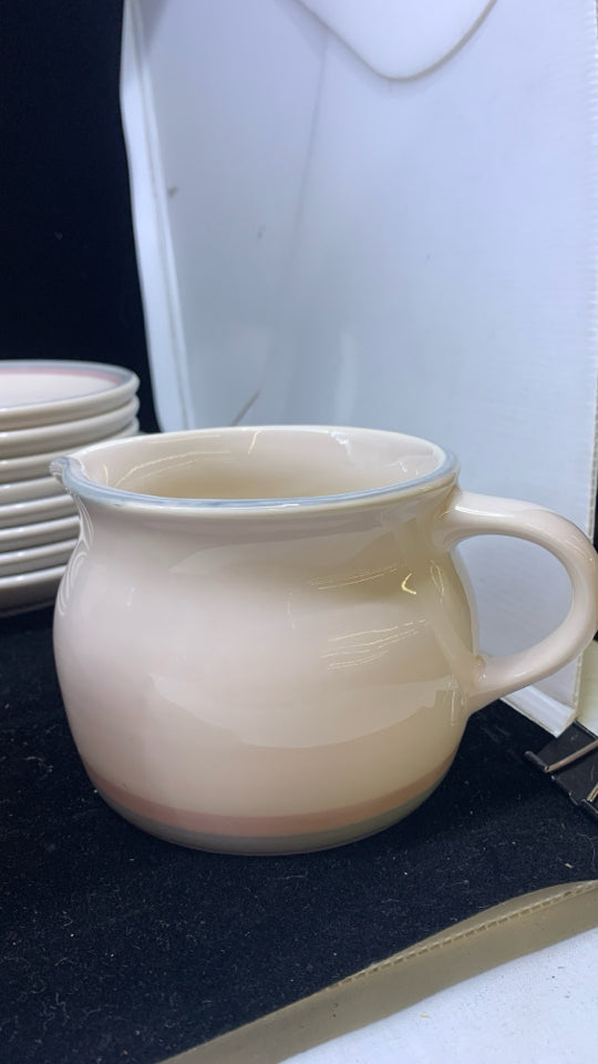 22PC PFALTZGRAFF AURA PINK DINNER SVC FOR 4.