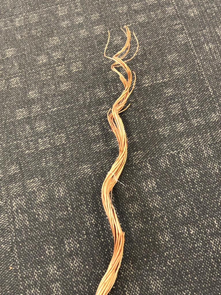 BROWN WAVY BAMBOO VASE FILLER.