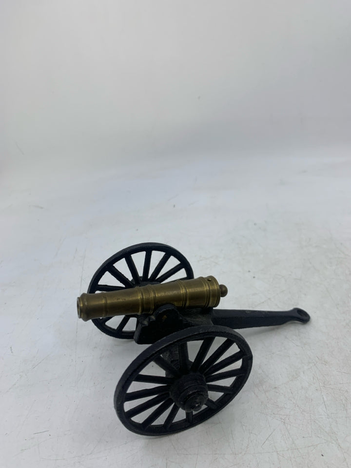 METAL MOVABLE CANNON.
