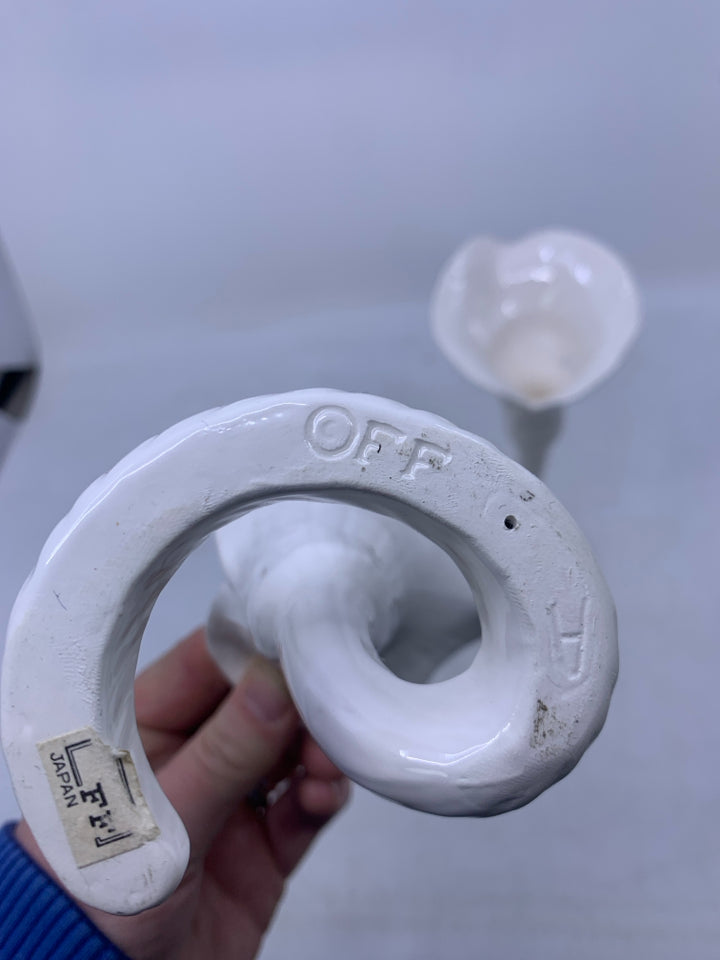 VTG 2 WHITE CALLA LILY TAPERED CANDLE HOLDERS.