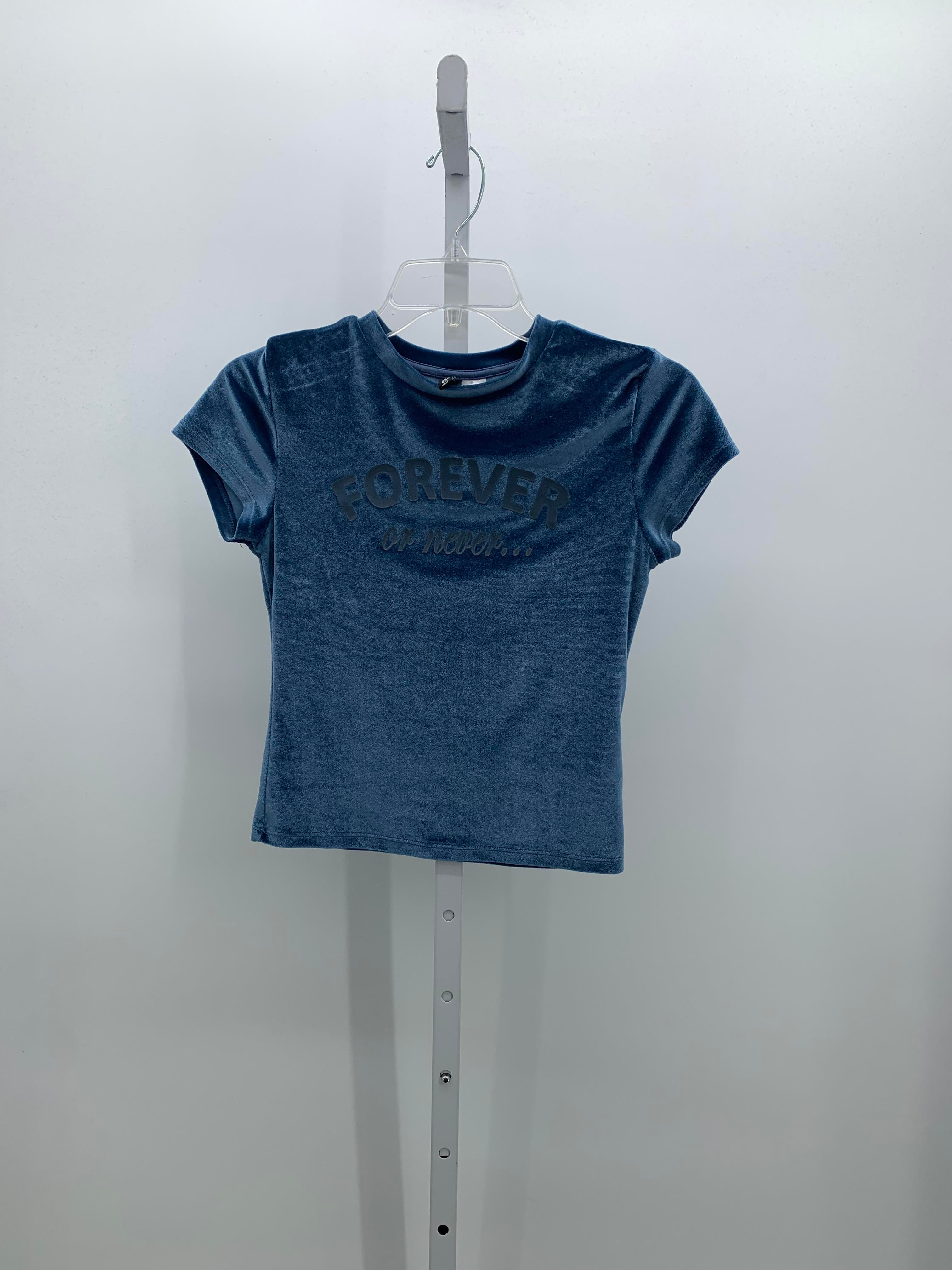 Divided Size Small Juniors Short Sleeve Shirt