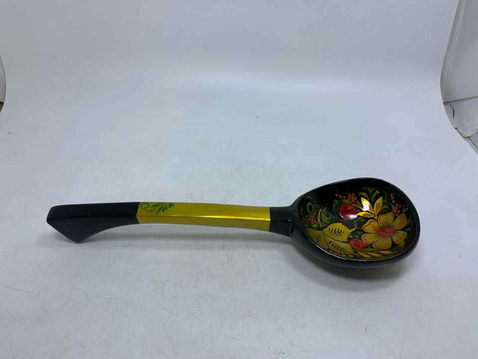 RUSSIAN VERY DETAILED PAINTED WOOD LADLE RED/GOLD.