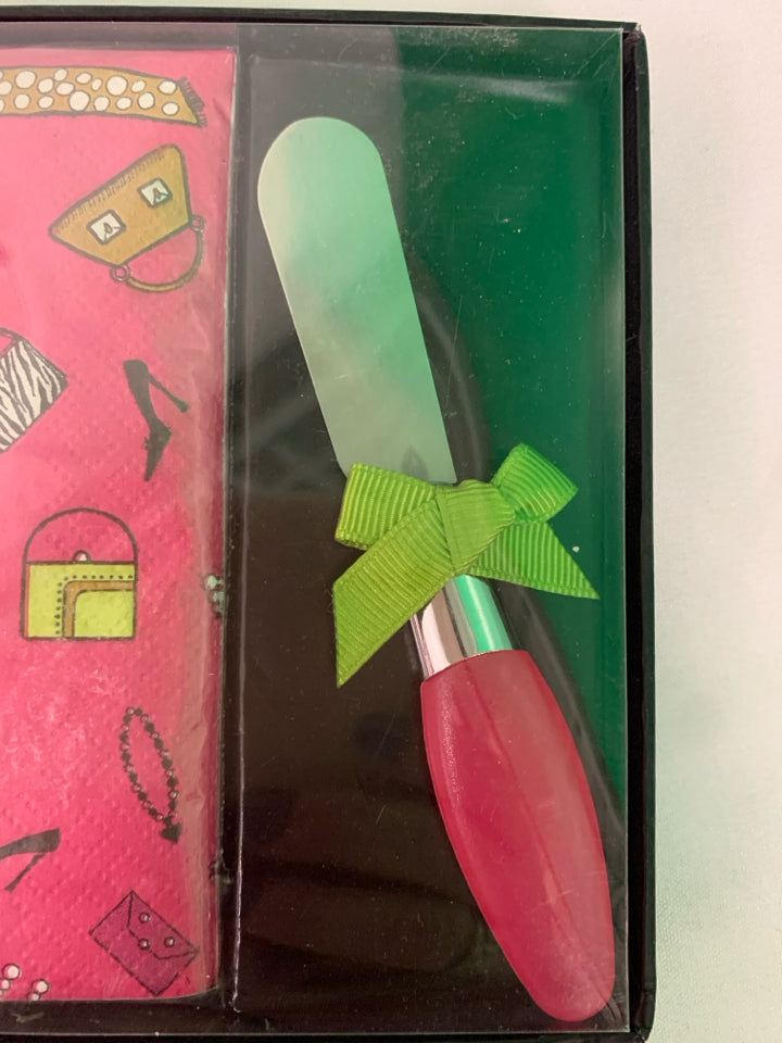 NIP LOLITA NAPKIN AND SPREADER SET.