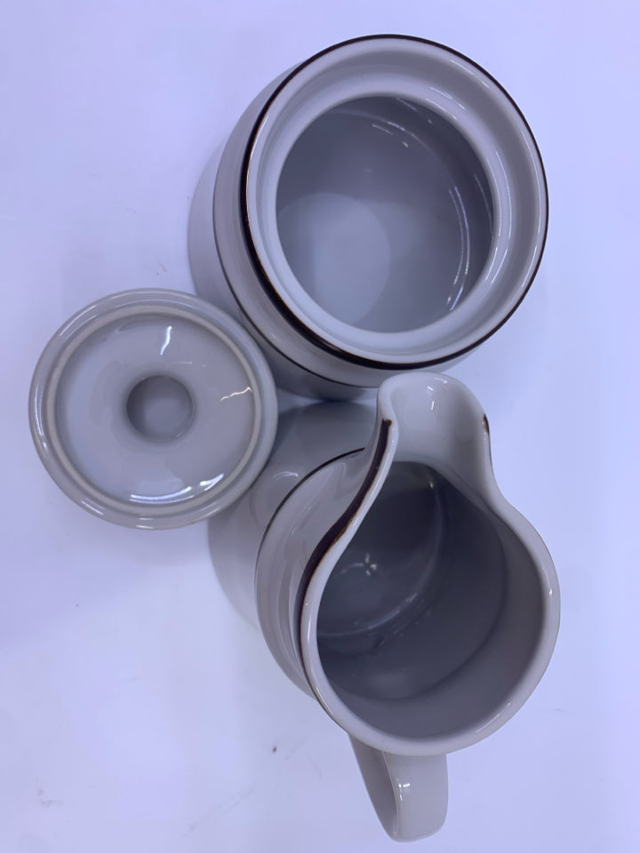 VTG CREAM/GREY SUGAR AND CREAMER SET.