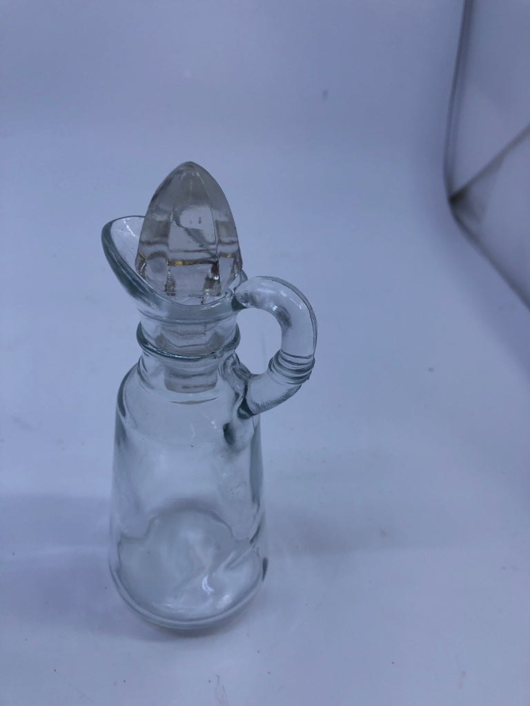 SMALL GLASS BOTTLE W STOPPER.