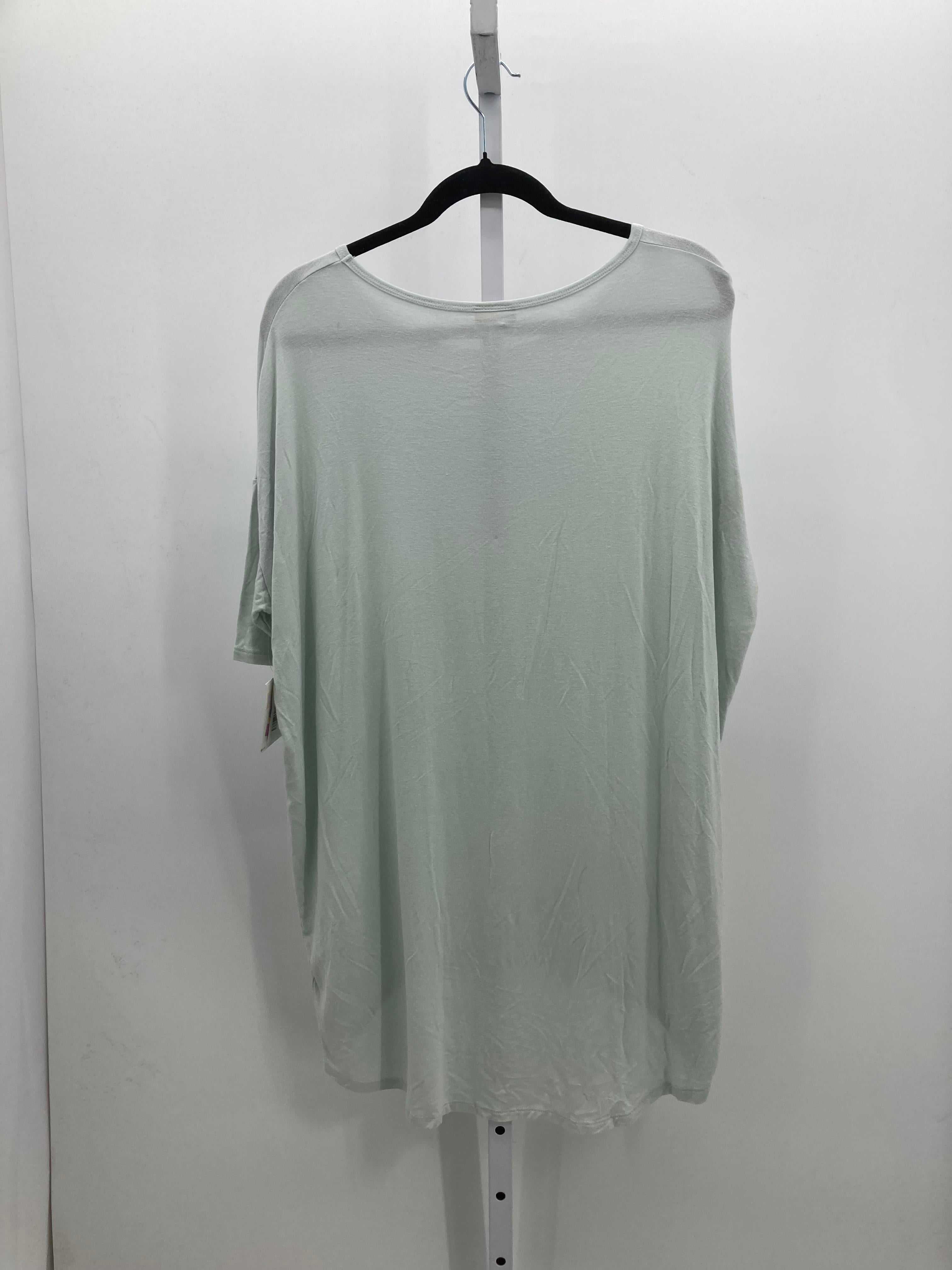 Lularoe Size Medium Misses Short Sleeve Shirt