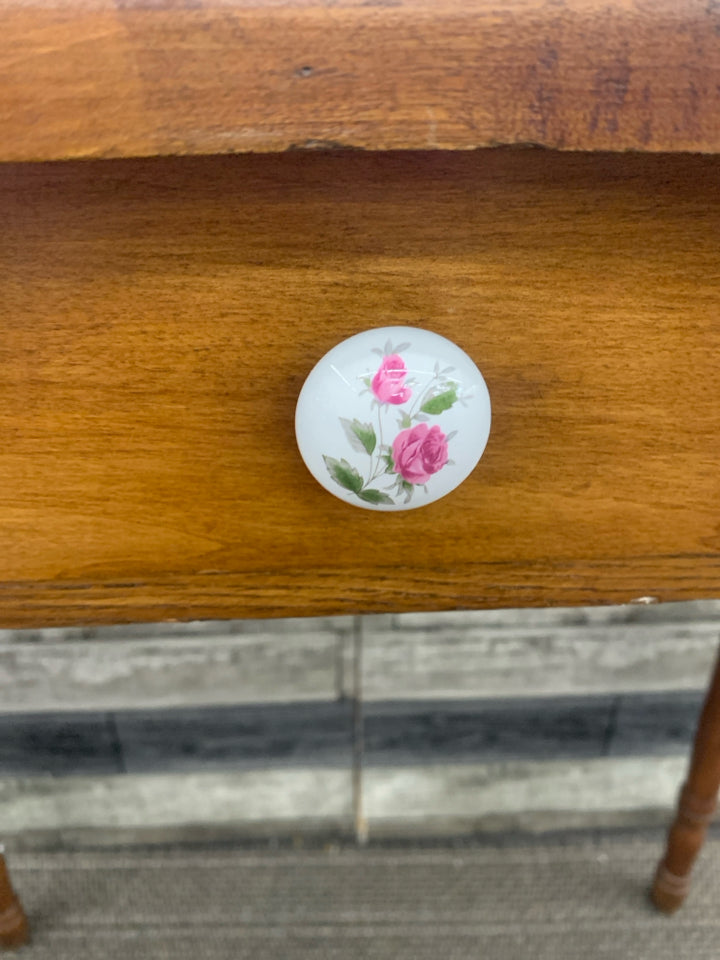 ROUND/OVAL ACCENT TABLE W SINGLE DRAWER *MINOR WARE*.