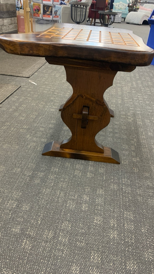 VTG STYLE WOOD GAME CHESS TABLE W/PIECES.