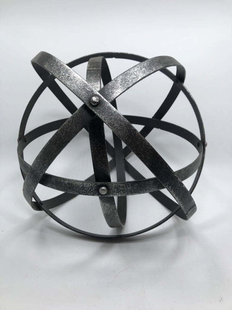 3 METAL FOLDING ORBS.