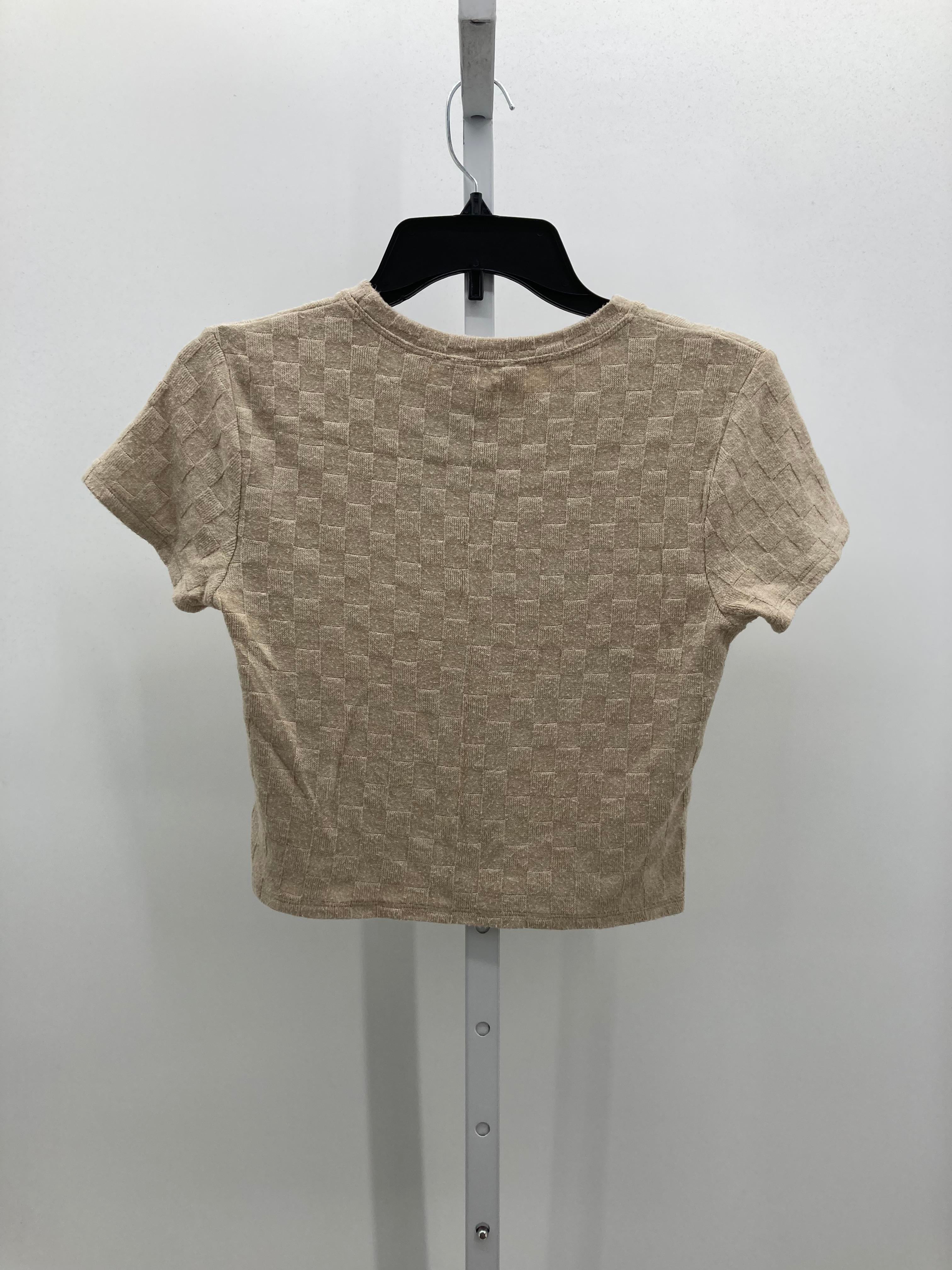 Size Large Juniors Short Sleeve Shirt