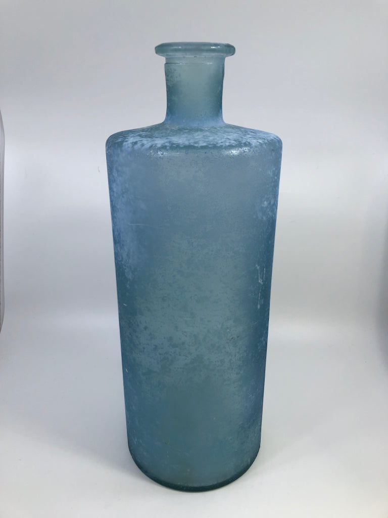 LG BLUE FROSTED VASE.