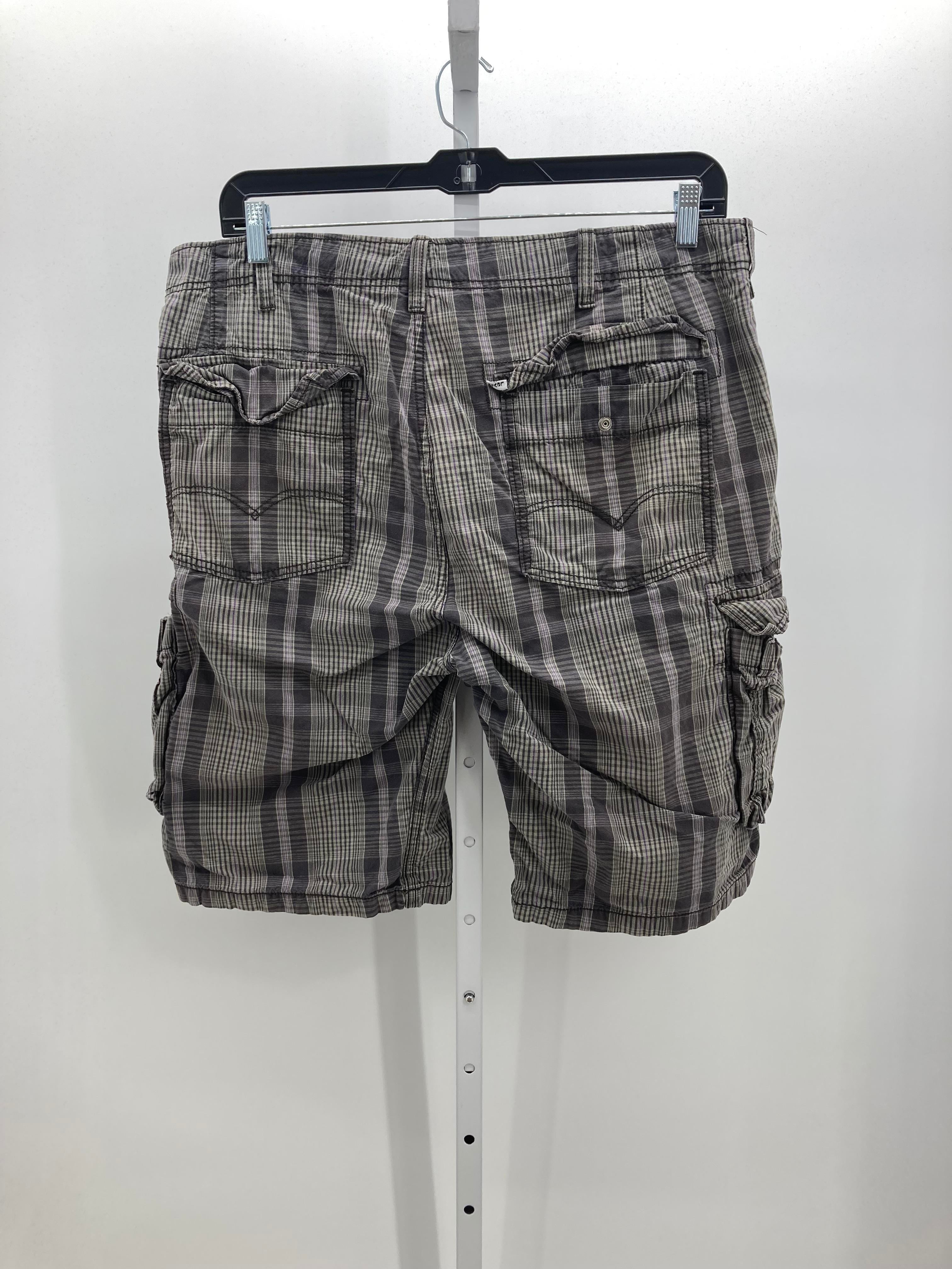 PLAID CARGO SHORTS