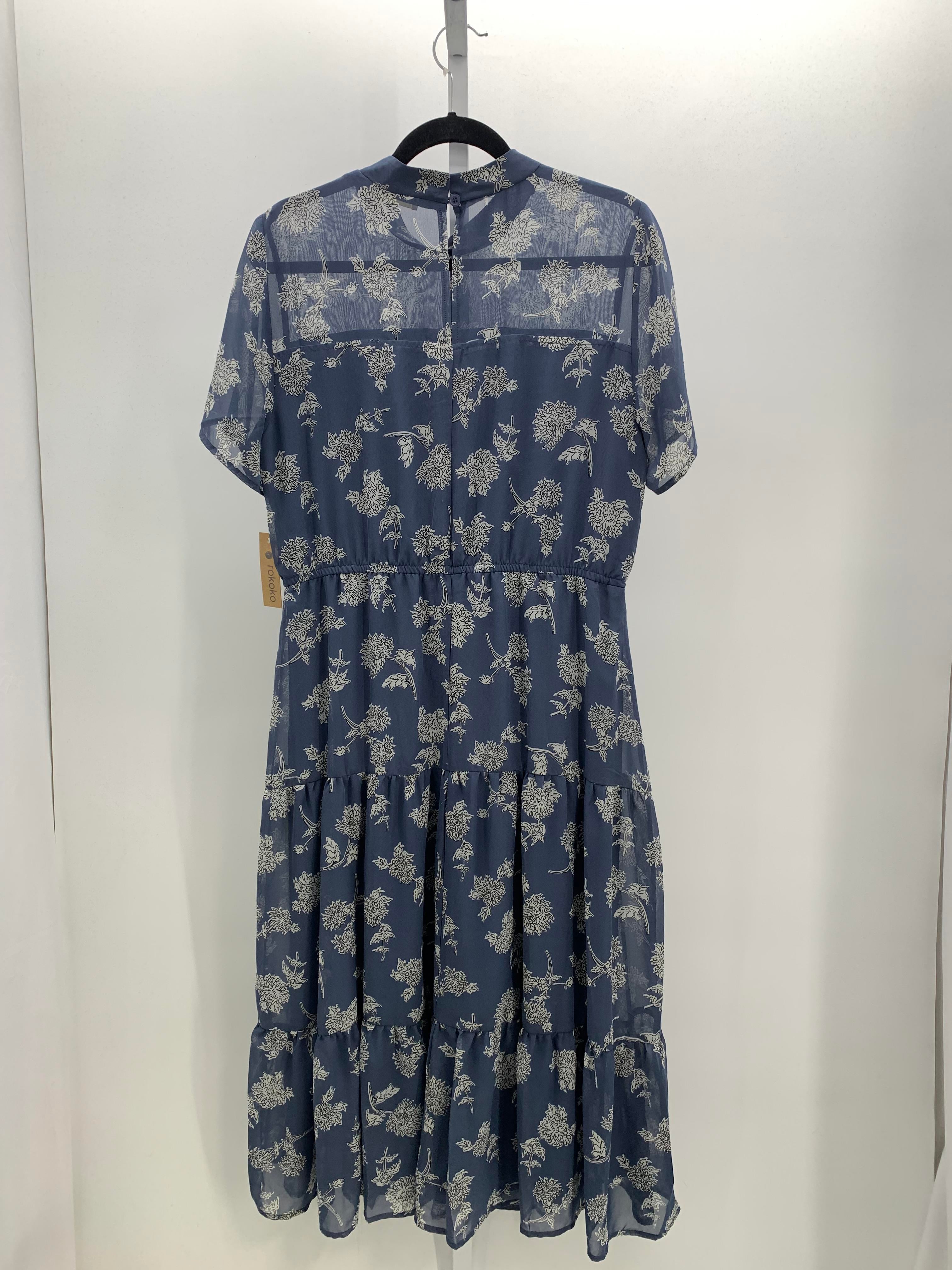 Size Large Misses Short Sleeve Dress