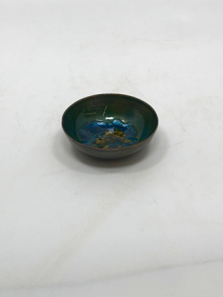 SMALL BLUE/YELLOW DISH.