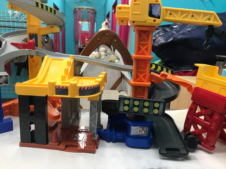 VTech Go! Go! Smart Wheels Spiral Construction Tower w Accessories.