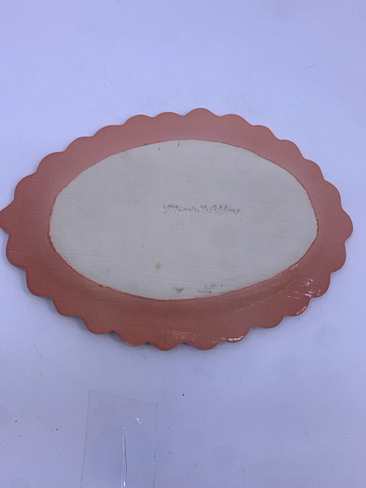 PINK LACE PATTERN OVAL PLATTER.