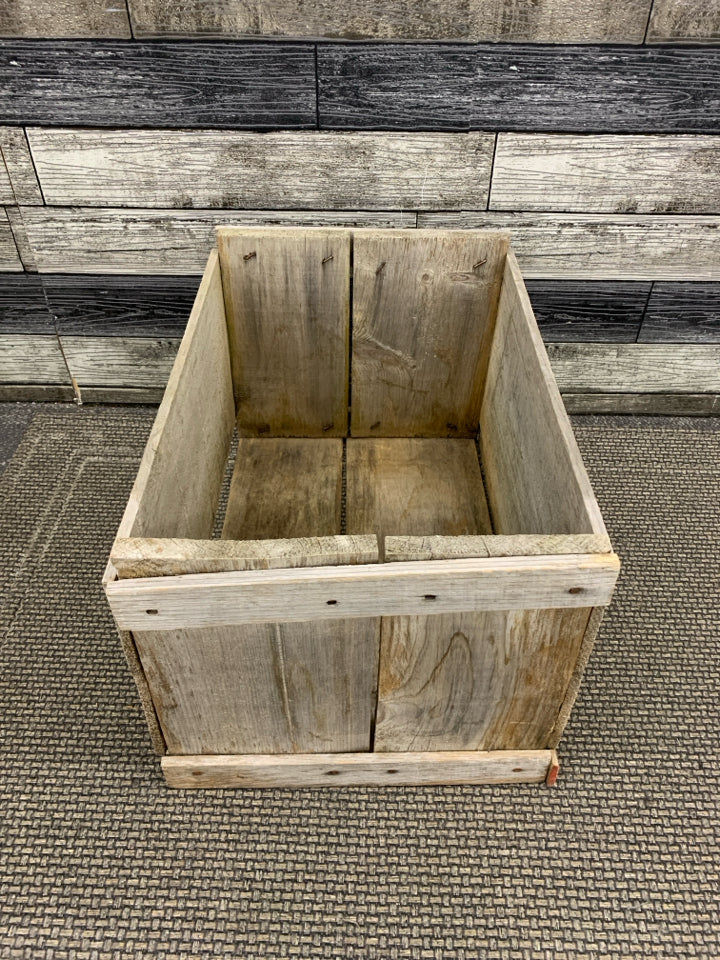 RUSTIC WOOD CRATE.