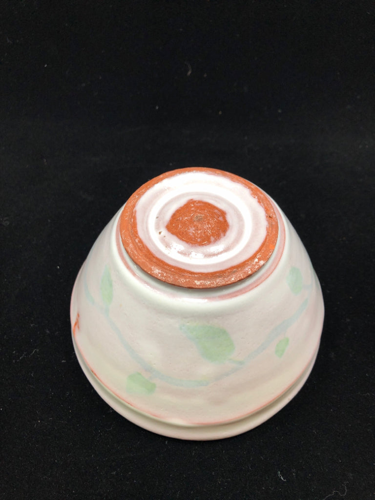 GREEN LEAF WHITE GLAZED POTTERY BOWL.