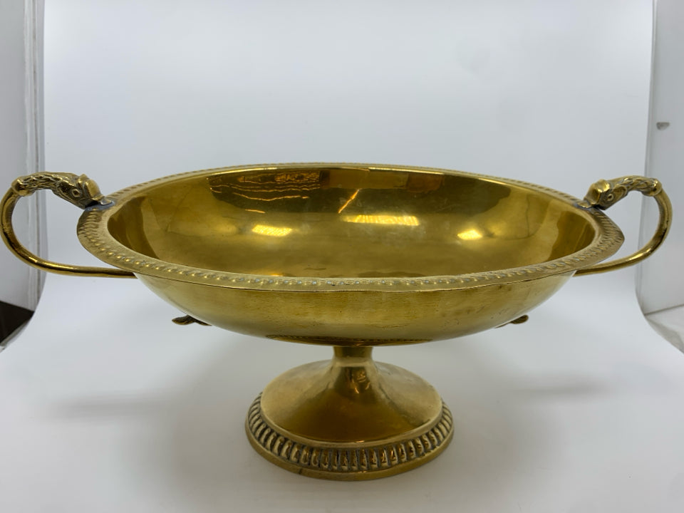 BRASS PEDESTAL CENTERPIECE BOWL W/KOY FISH HANDLES.