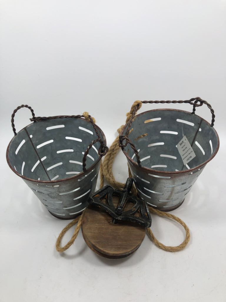 BUCKET & PULLEY GALVANIZED METAL WALL DECOR.