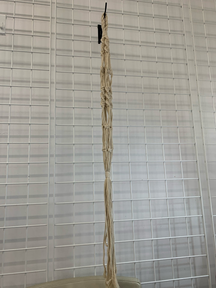 MACRAME PLANT HANGING.